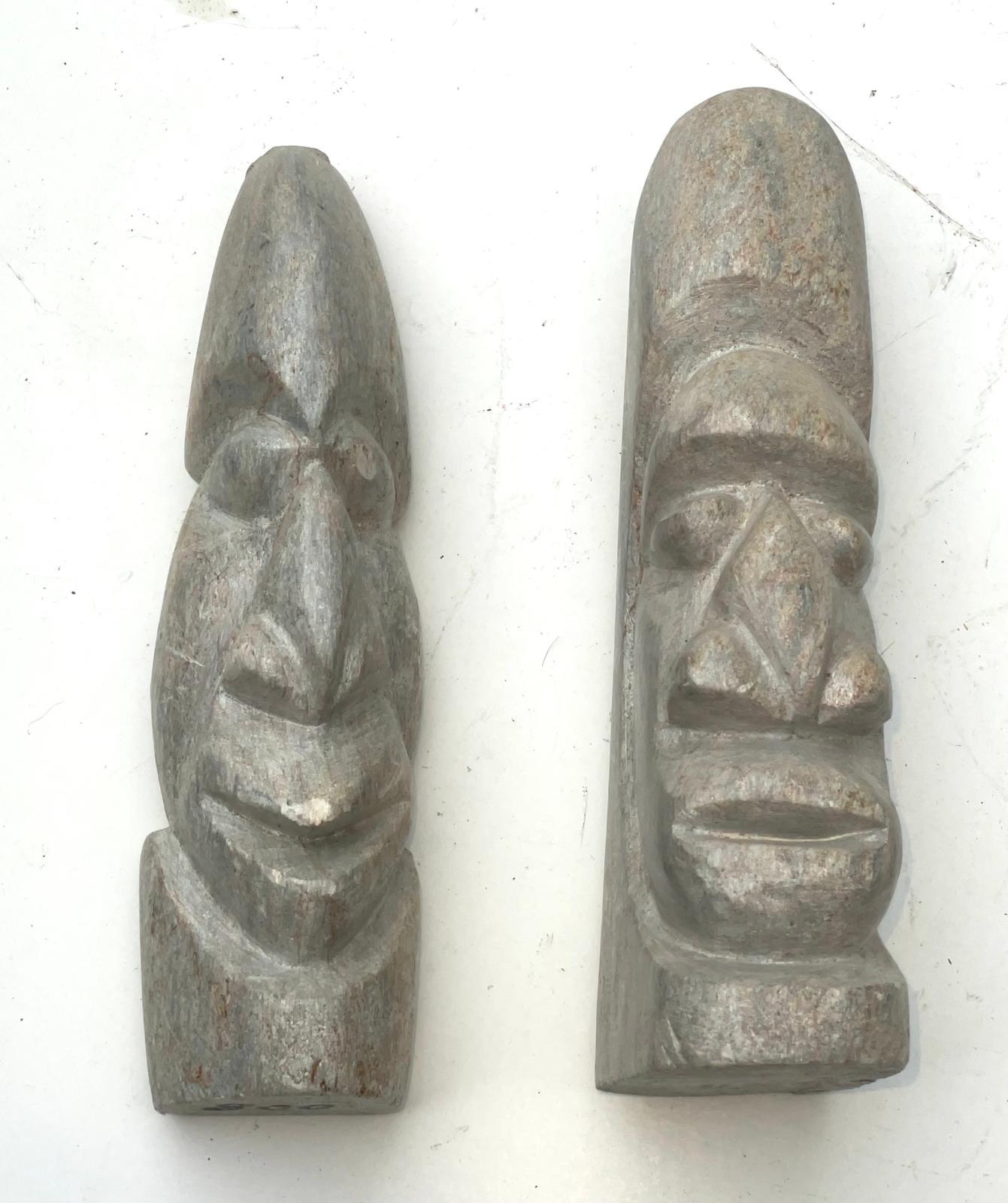 2 visages en pierre, Océanie