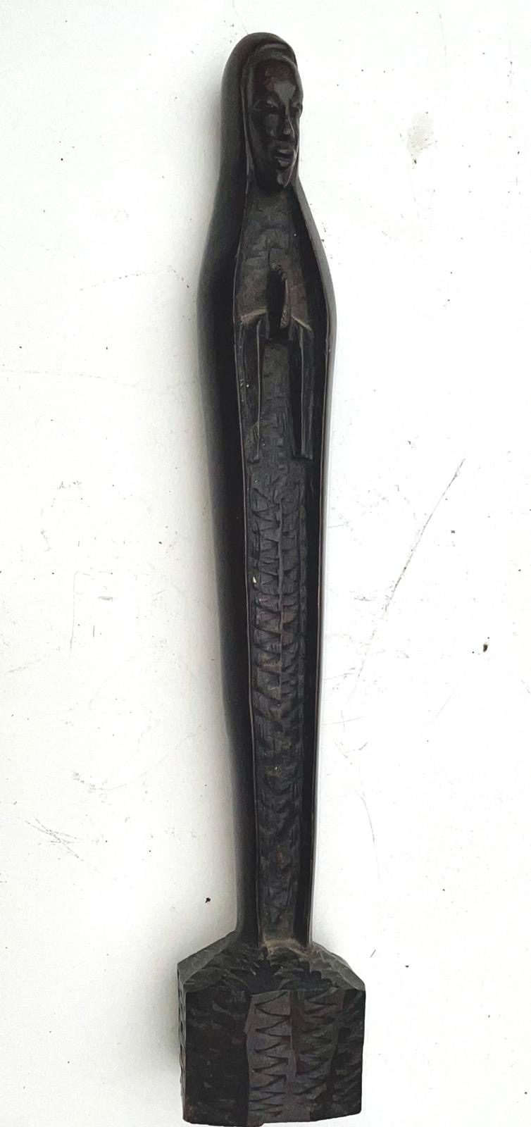 Vierge en ébène d'Afrique