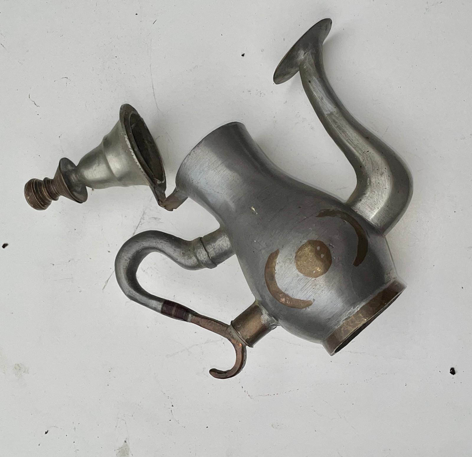 Cafétière orientale métal blanc et laiton